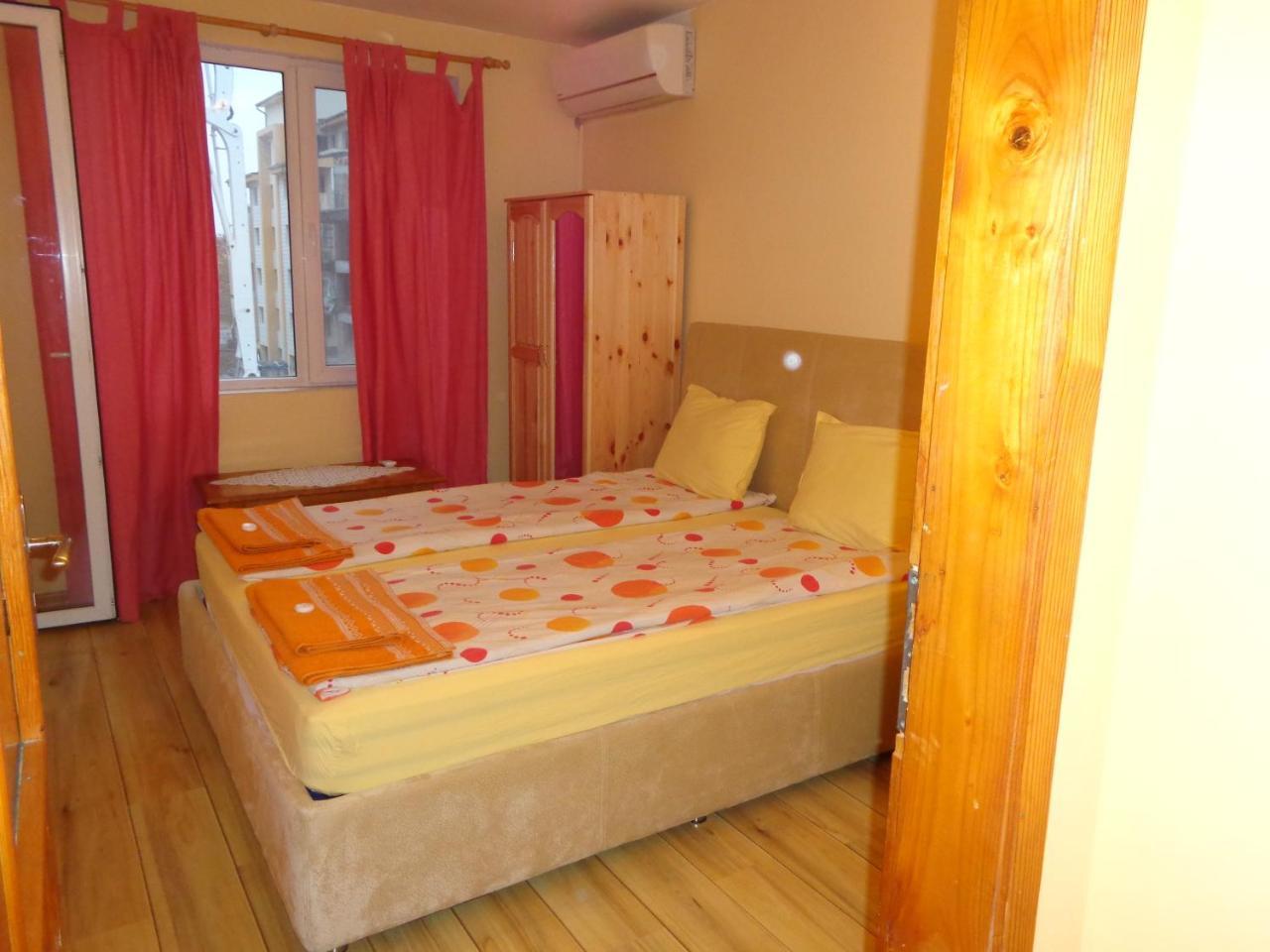 Apartment Moni 2 Велико-Тирново Екстер'єр фото